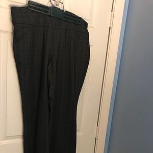 EUC New York & Co pull on dress pants